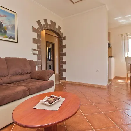 Holiday home Lovely In Gologoricki Dol With Kitchen Gologorica