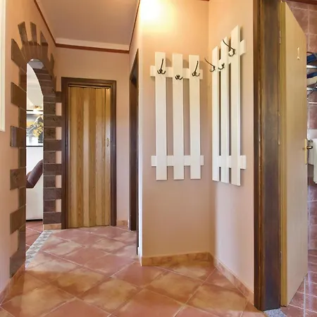 Lovely In Gologoricki Dol With Kitchen