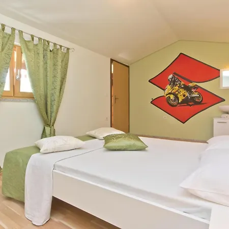 Holiday home Lovely In Gologoricki Dol With Kitchen *