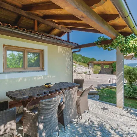 Lovely In Gologoricki Dol With Kitchen Holiday home