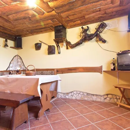 Lovely In Gologoricki Dol With Kitchen Holiday home